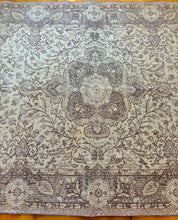Load image into Gallery viewer, Vintage Area Rug
