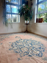 Load image into Gallery viewer, Vintage Area Rug