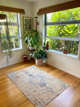 Load image into Gallery viewer, Vintage Area Rug