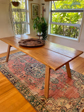 Load image into Gallery viewer, Vintage Area Rug