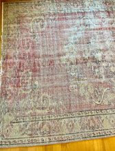 Load image into Gallery viewer, Vintage Area Rug