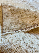 Load image into Gallery viewer, Vintage Area Rug
