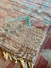 Load image into Gallery viewer, Vintage Moroccan Rug
