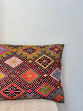 Load image into Gallery viewer, Kilim Cushion Cover - 60x40cm
