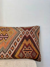 Load image into Gallery viewer, Kilim Cushion Cover - 60x40cm
