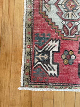 Load image into Gallery viewer, Vintage Rug Small
