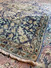 Load image into Gallery viewer, Vintage Area Rug
