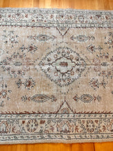 Load image into Gallery viewer, Vintage Area Rug
