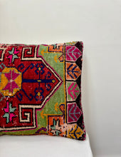 Load image into Gallery viewer, Vintage Carpet Cushion Cover - 40x40cm
