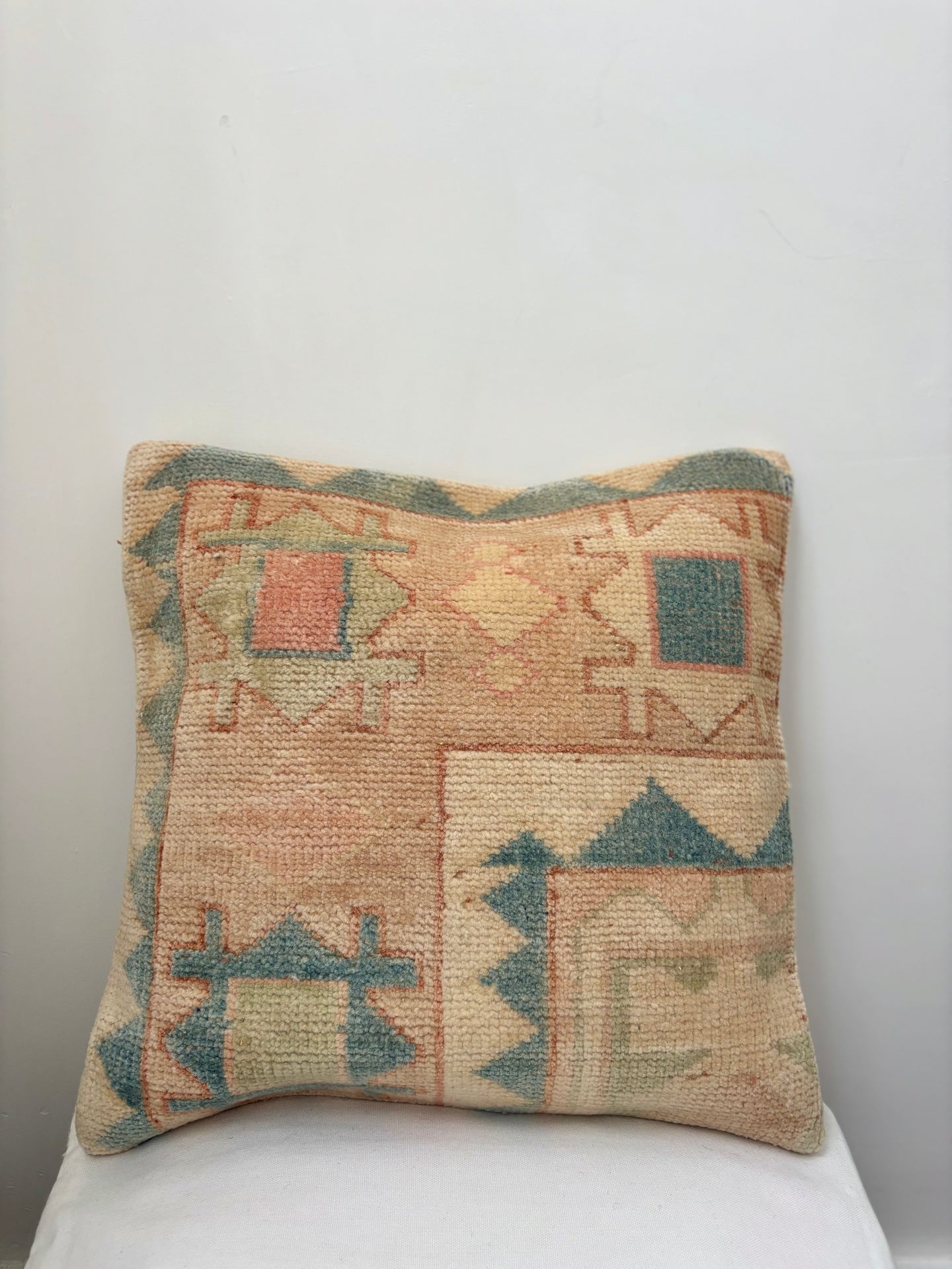 Vintage Carpet Cushion Cover - 40x40cm