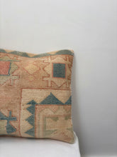 Load image into Gallery viewer, Vintage Carpet Cushion Cover - 40x40cm
