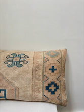 Load image into Gallery viewer, Vintage Carpet Cushion Cover - 60x40cm
