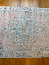 Load image into Gallery viewer, Vintage Area Rug
