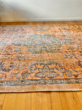 Load image into Gallery viewer, Vintage Area Rug
