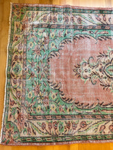 Load image into Gallery viewer, Vintage Area Rug
