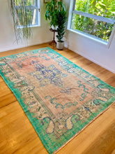 Load image into Gallery viewer, Vintage Area Rug
