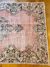 Load image into Gallery viewer, Vintage Area Rug
