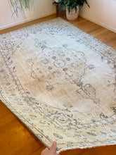 Load image into Gallery viewer, Vintage Area Rug
