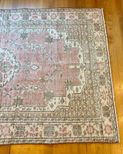 Load image into Gallery viewer, Vintage Area Rug
